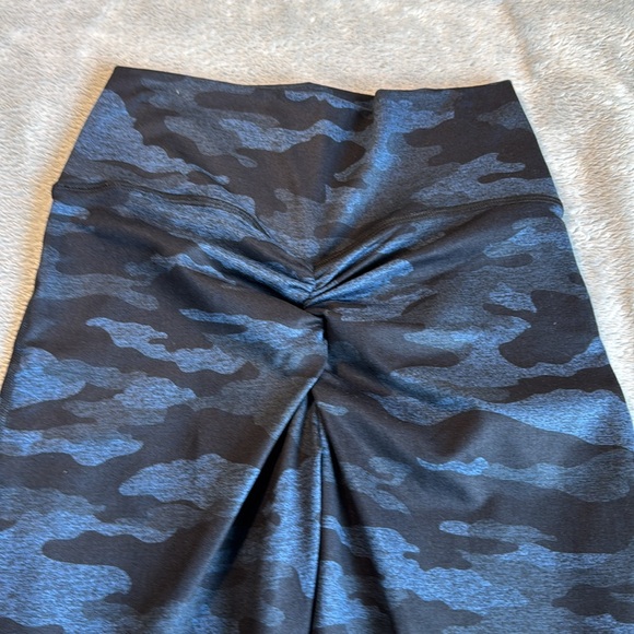 NWOT Bombshell Sportswear Fit Camo Legging Blue Size Large - Picture 8 of 14